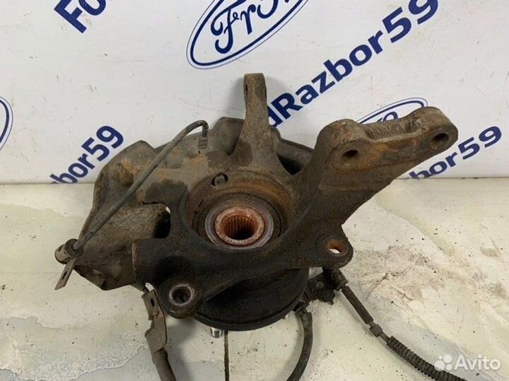 Кулак поворотный передний Hyundai Tucson JM 2.0