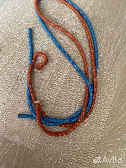 Гимнастическая скакалка