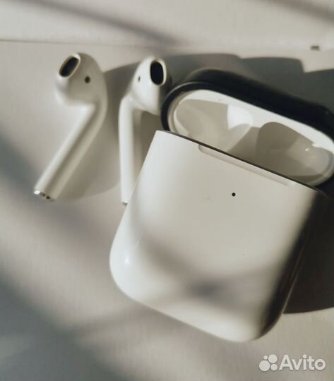 Apple Airpods Gen2 Wireless Charging Case (2019)