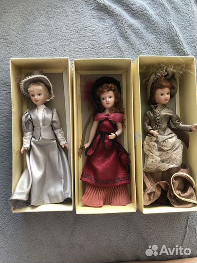 Кукла фарфоровая