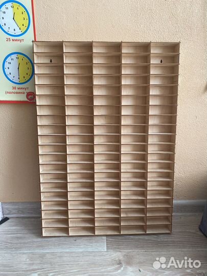 Полка для машинок +подарок 5 машинки