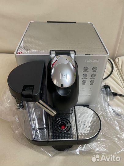 Кофемашина Delonghi EN 720.M