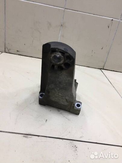 Кронштейн двигателя левый jxfa 2.4 Ford Transit