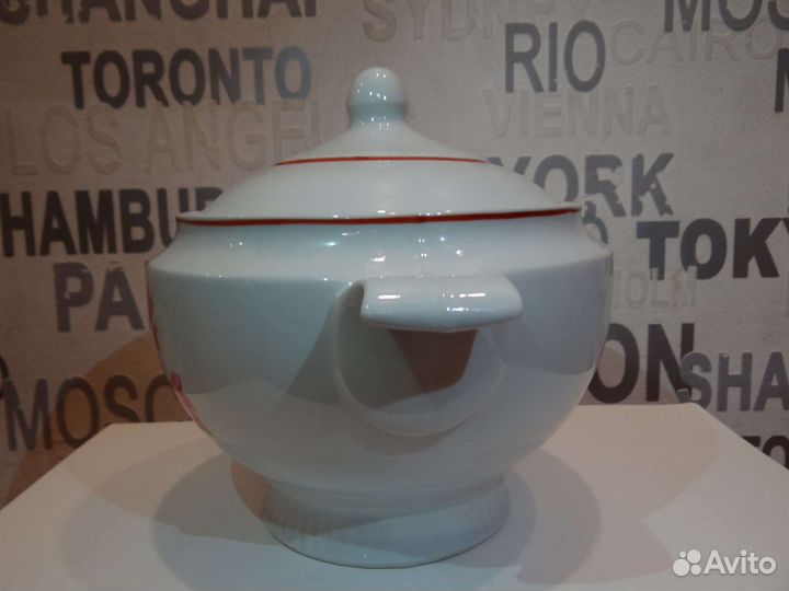 Фарфоровая супница 2,5 л