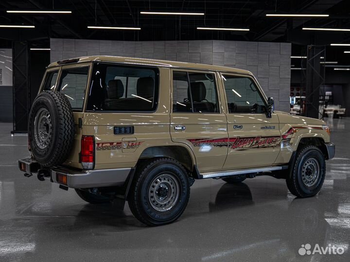 Toyota Land Cruiser 4.0 AT, 2023, 10 км