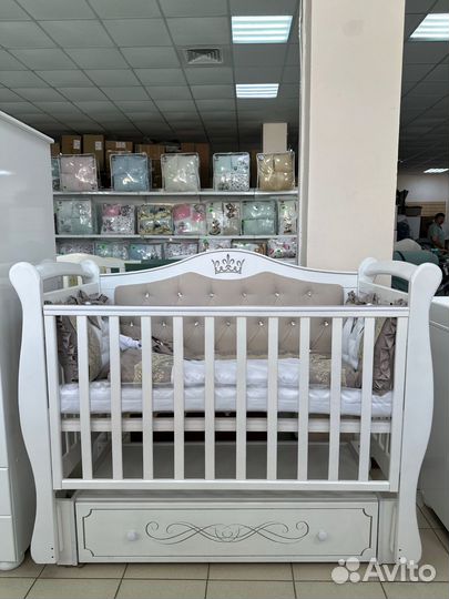 Кроватка с мягкой спинкой