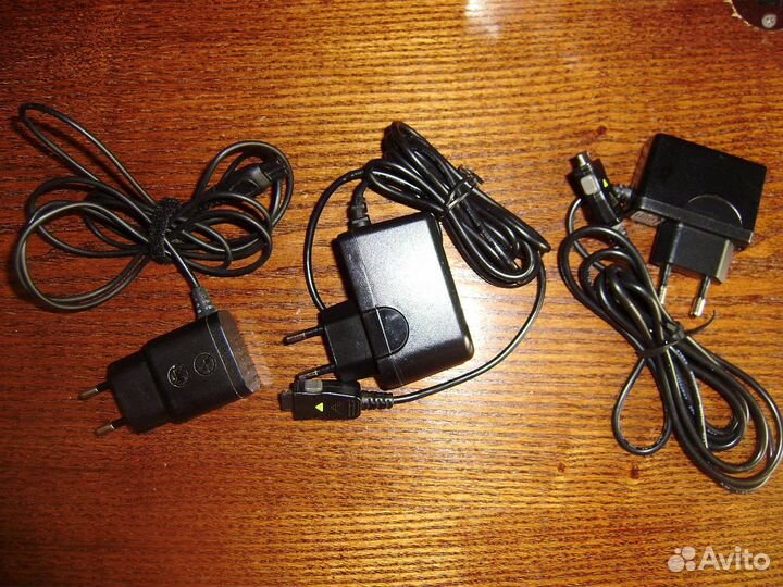Зарядное устройство к телефонам