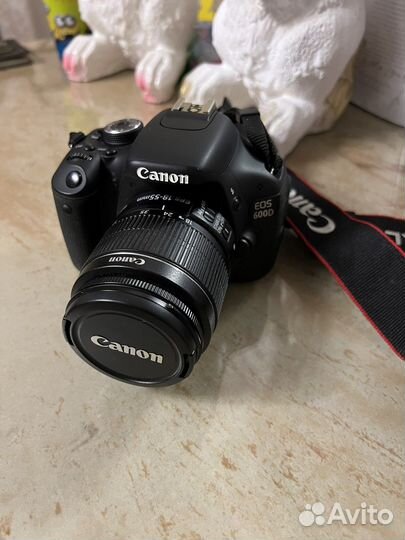 Зеркальный фотоаппарат Canon eos 600D