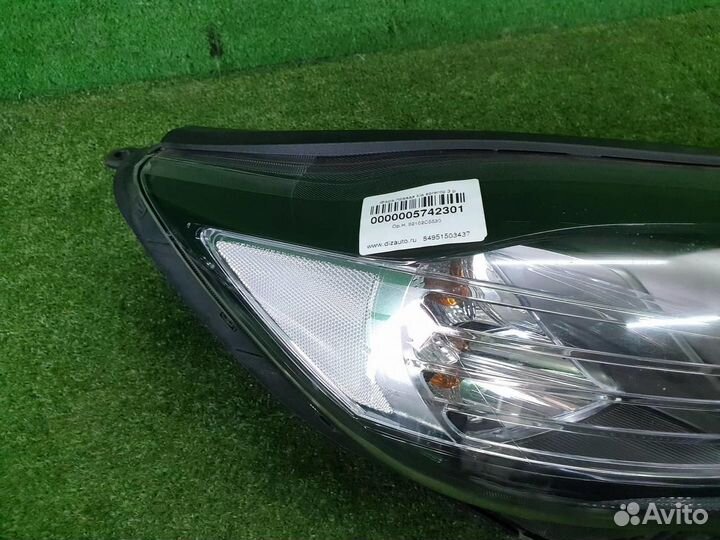 Фара правая Kia Sorento/Sorento Prime