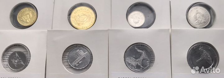 Монеты разных стран, в буклетах