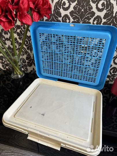 Лоток для собак со столбиком