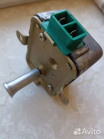 Электродвигатель с редуктором