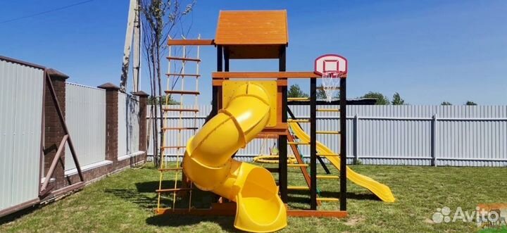 Детская площадка для игры на даче