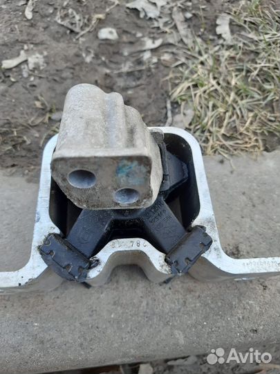 Правая опора двигателя LADA vesta