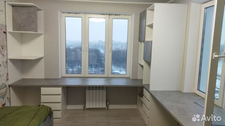 Два стола с ящиками К 674