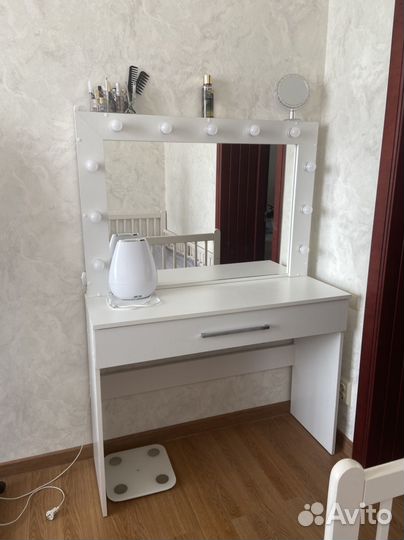 Туалетный столик
