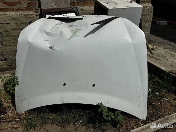 Капот priora бу
