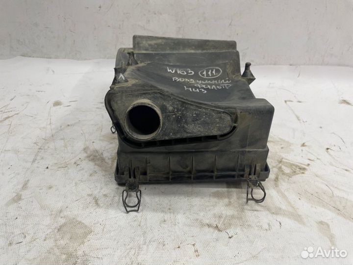 Крышка корпуса воздушного фильтра Mercedes-Benz