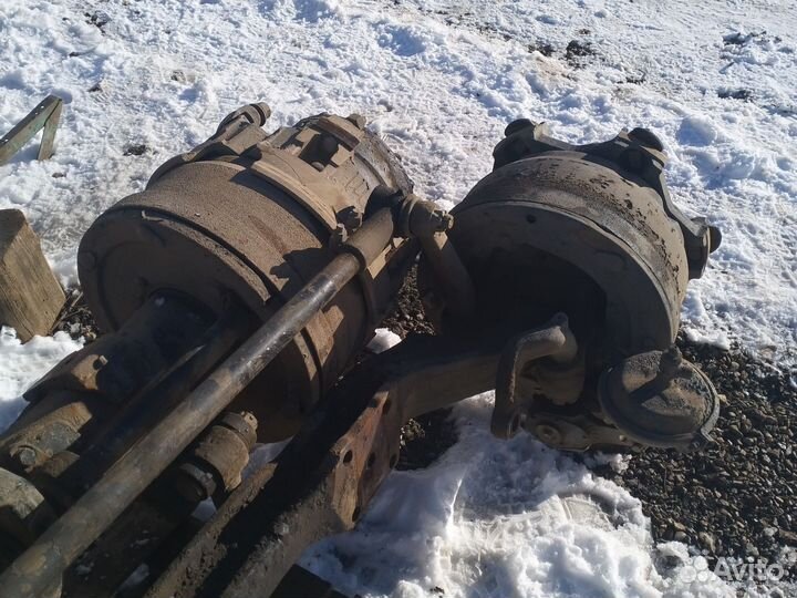 Маз-передняя балка и задний мост в сборе