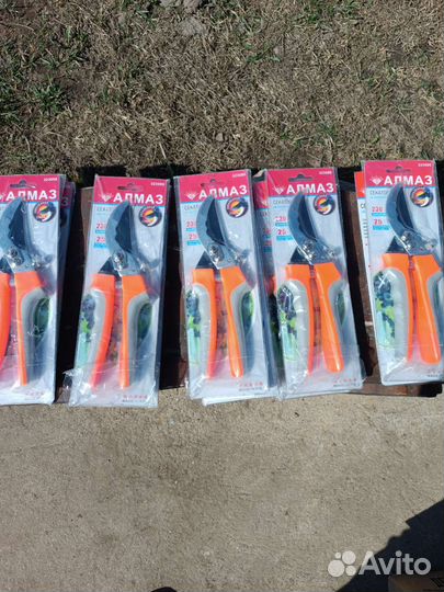 Секатор садовый