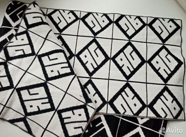 Шарф John Richmond.NEW