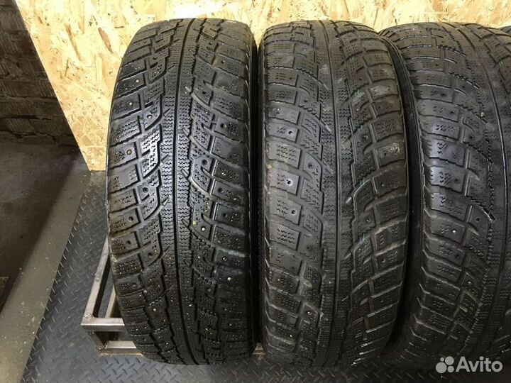 Kumho I'Zen RV Stud KC16 215/60 R17 100T