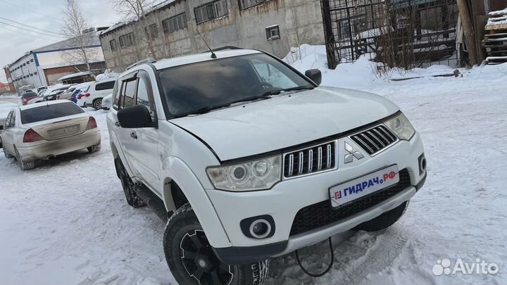Панель задняя Mitsubishi Pajero Sport