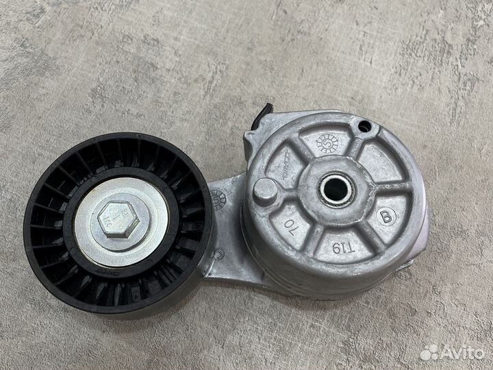 Натяжитель приводного ремня Chrysler