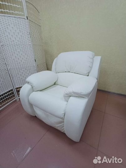 Сегодня есть окошки Педикюр на реклайнере