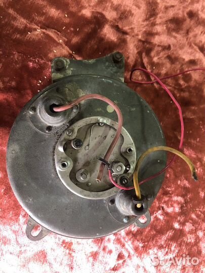 Часы на авто победа