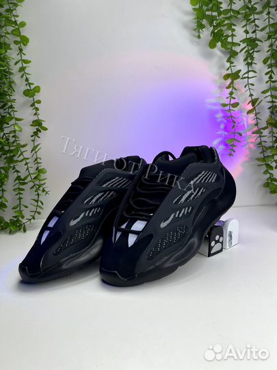 Кроссовки adidas yeezy boost 700