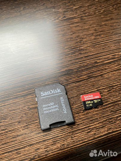 Зеркальный фотоаппарат Canon m50 и объектив