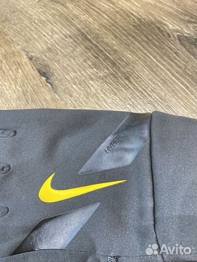 Перчатки Nike