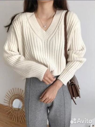 Свитер женский