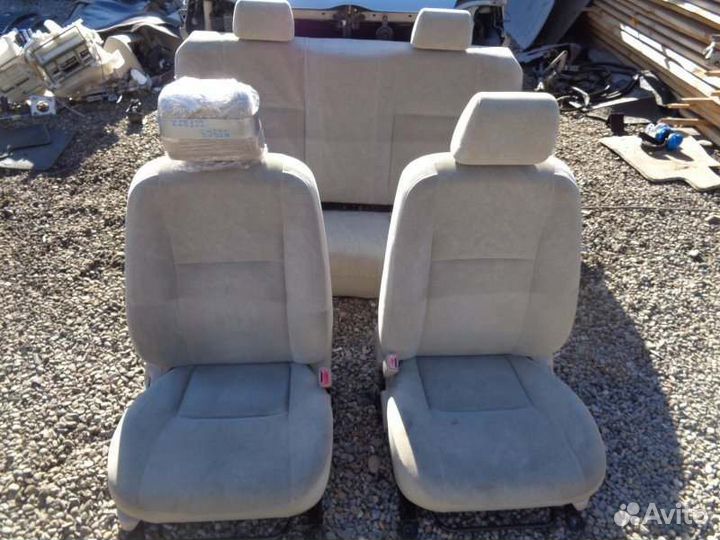 Сидения комплект Toyota Corolla NZE124 1NZ-FE