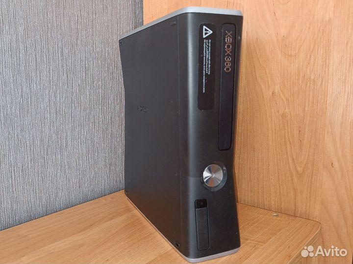 Xbox 360 slim 250gb freeboot