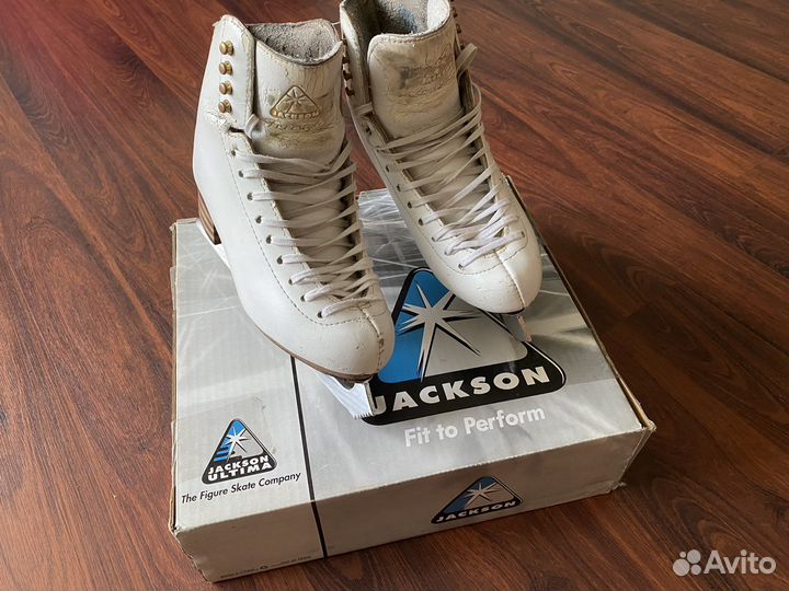 Фигурные коньки Jackson Freestyle 3,5C (225мм)