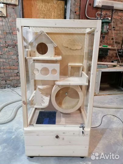 Витрина для шиншиллы,клетки, аксессуары