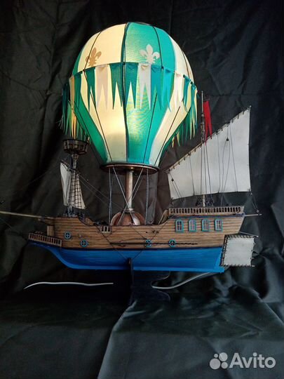 Модель парусника - светильника