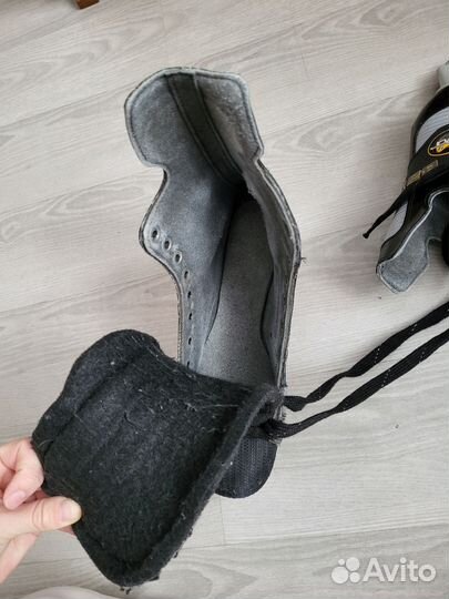 Коньки хоккейные бауер 40