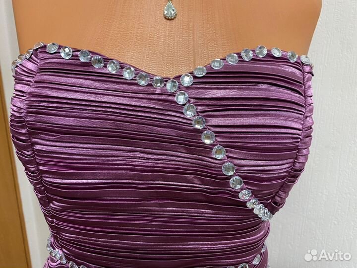 Платье-бандо вечернее с камнями