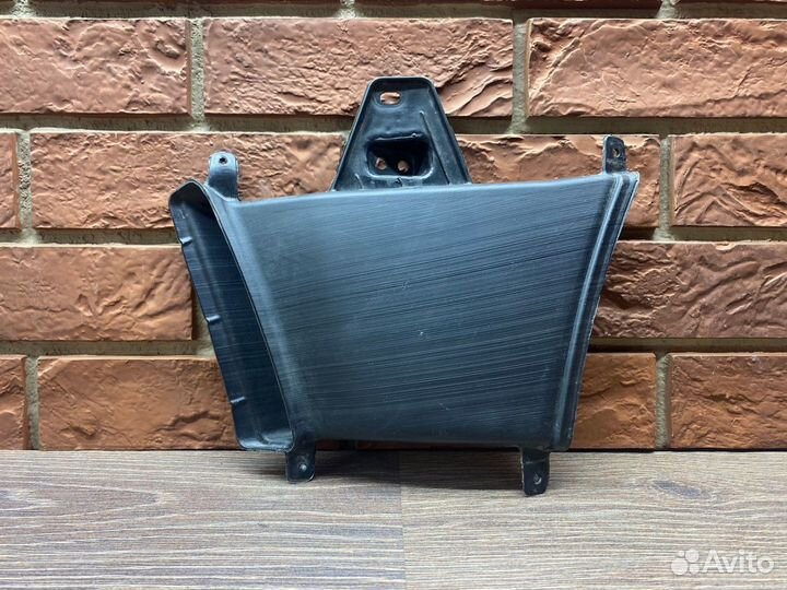 Воздуховод бампера левый Kia Carnival 2020+