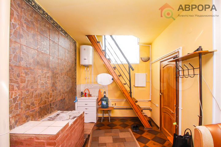 Дом 200 м² на участке 6,8 сот.