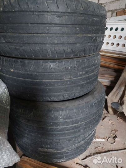 Viatti Strada Asimmetrico 215/60 R16