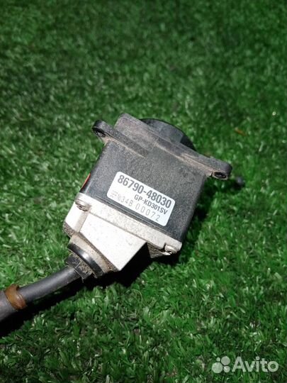 Камера переднего вида левая Toyota Harrier / Lexus