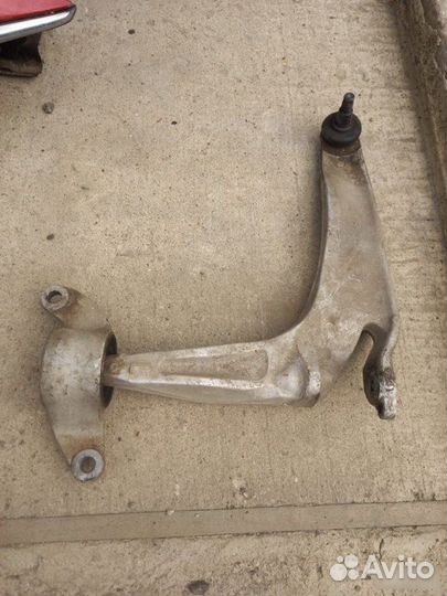 Рычаг подвески передний правый Honda Civic 8 5D