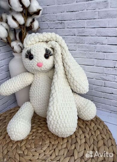 Вязаный зайка ищет дом