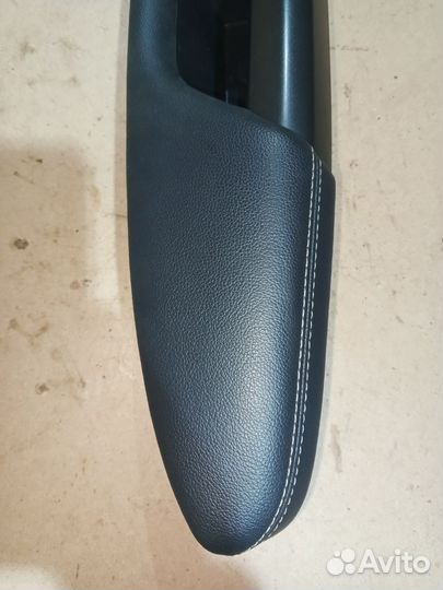 Накладка левая двери Kia Sportage 4