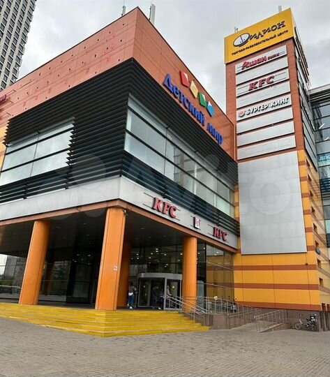 Сдам торговое помещение, 67.9 м²