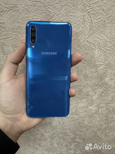 Samsung Galaxy A50, 4/64 ГБ